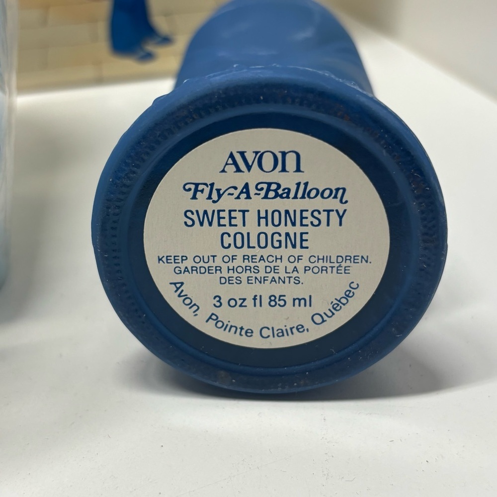 Vintage new in box Avon Fly-a-Balloon Sweet Honesty cologne. - Picture 10 of 12